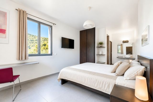 Maison &agrave; vendre - 5 pi&egrave;ces - 205,97 m2 - Ste Lucie De Porto Vecchio - 201 - CORSE