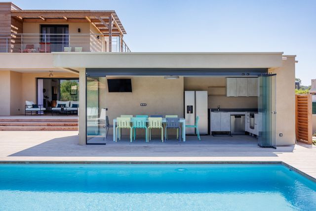 Maison à vendre - 6 pièces - 246 m2 - Lecci - 201 - CORSE