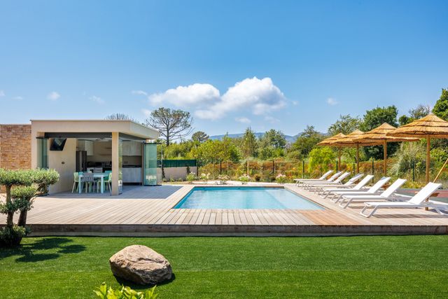 Maison à vendre - 6 pièces - 246 m2 - Lecci - 201 - CORSE