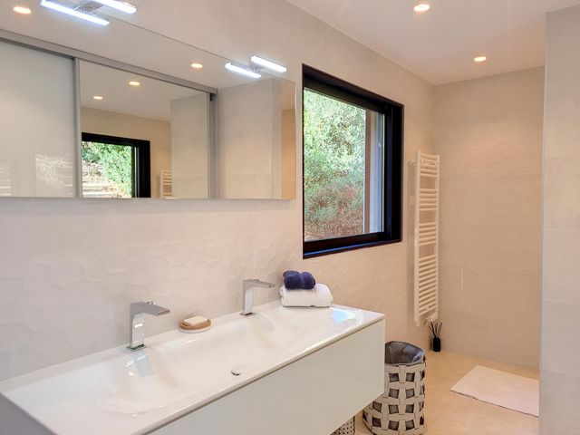 Maison à louer - 6 pièces - 340 m2 - Porto Vecchio - 201 - CORSE