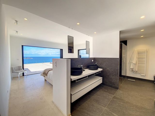 Maison à louer - 6 pièces - 340 m2 - Porto Vecchio - 201 - CORSE