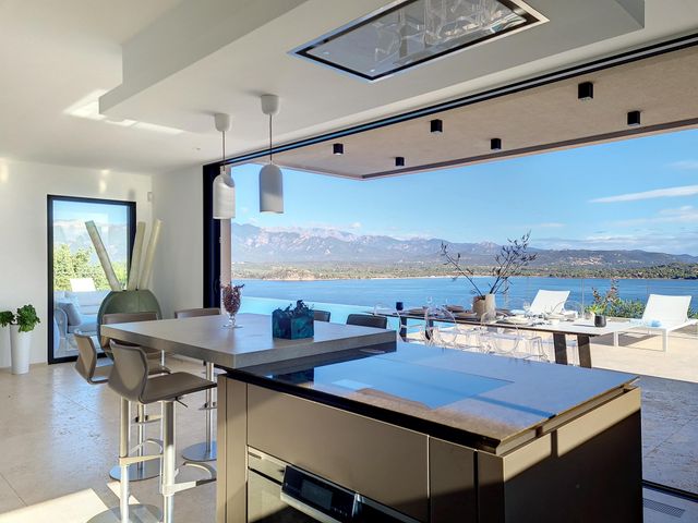 Maison à louer - 6 pièces - 340 m2 - Porto Vecchio - 201 - CORSE