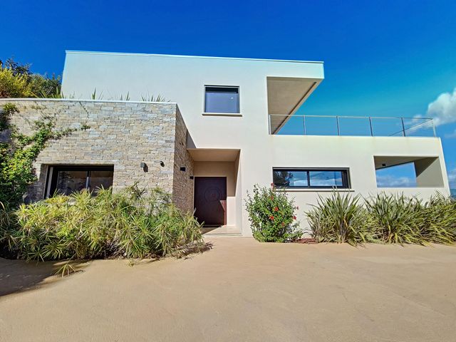 Maison à louer - 6 pièces - 340 m2 - Porto Vecchio - 201 - CORSE