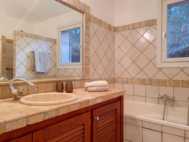 Maison à louer - 7 pièces - 250 m2 - Lecci - 201 - CORSE