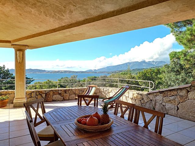 Maison à louer - 7 pièces - 250 m2 - Lecci - 201 - CORSE