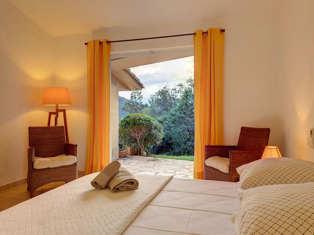 Maison à louer - 7 pièces - 250 m2 - Lecci - 201 - CORSE