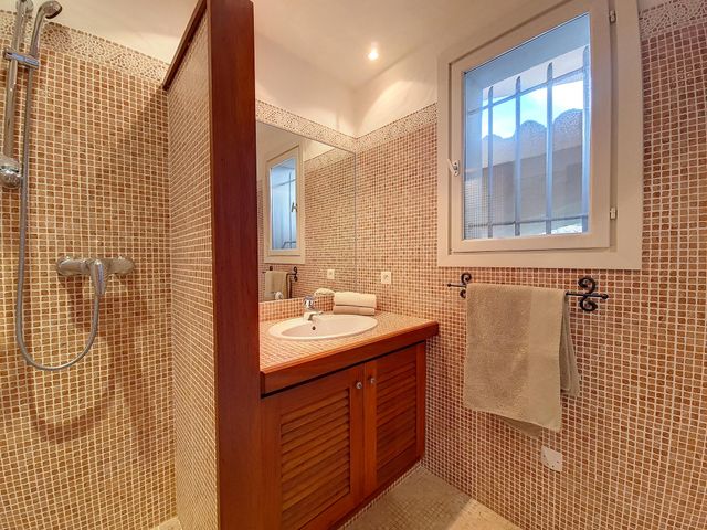 Maison à louer - 7 pièces - 250 m2 - Lecci - 201 - CORSE