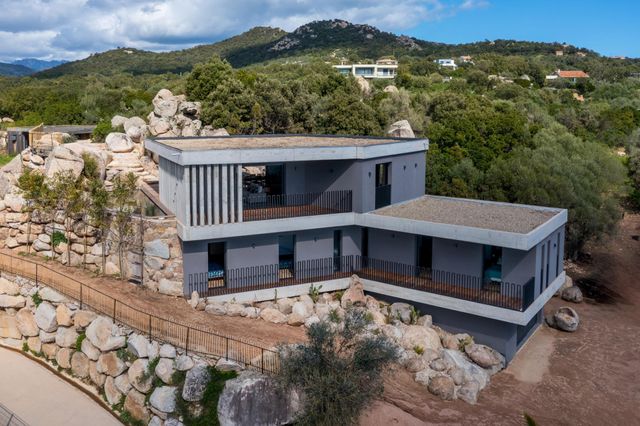 Maison à vendre - 6 pièces - 230 m2 - Lecci - 201 - CORSE