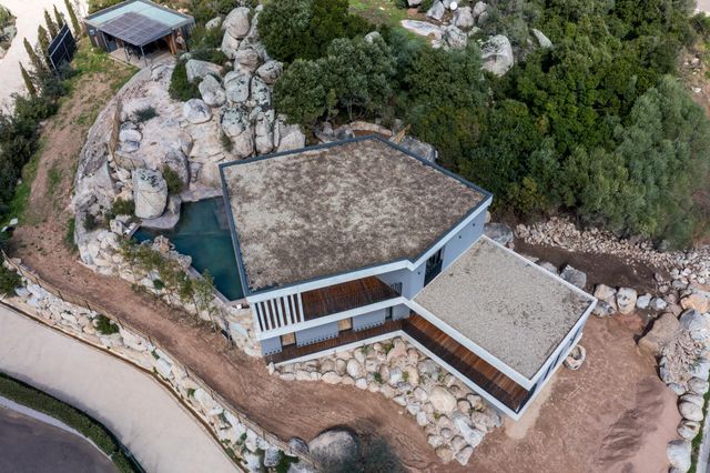 Maison à vendre - 6 pièces - 230 m2 - Lecci - 201 - CORSE