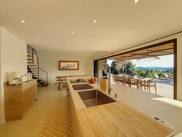 Maison à louer - 5 pièces - 200 m2 - Porto Vecchio - 201 - CORSE