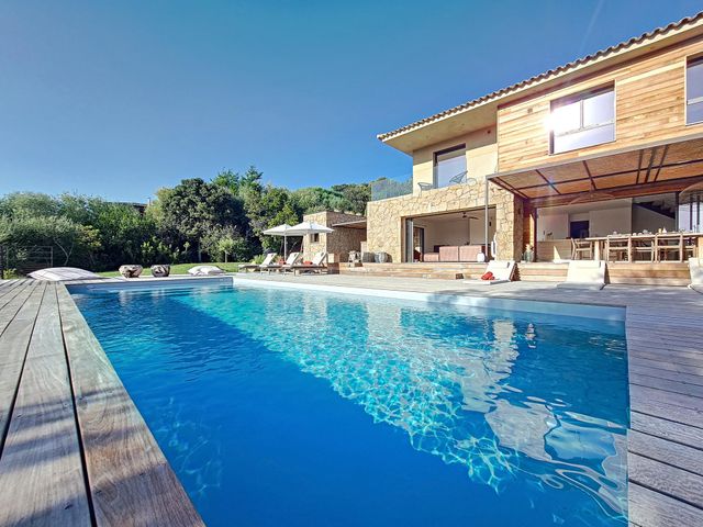 Maison à louer - 5 pièces - 200 m2 - Porto Vecchio - 201 - CORSE