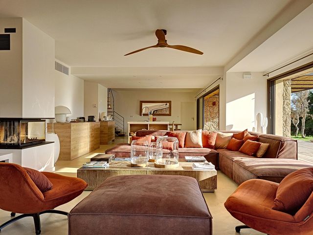 Maison à louer - 5 pièces - 200 m2 - Porto Vecchio - 201 - CORSE