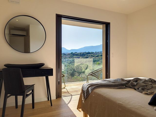 Maison à louer - 5 pièces - 200 m2 - Porto Vecchio - 201 - CORSE