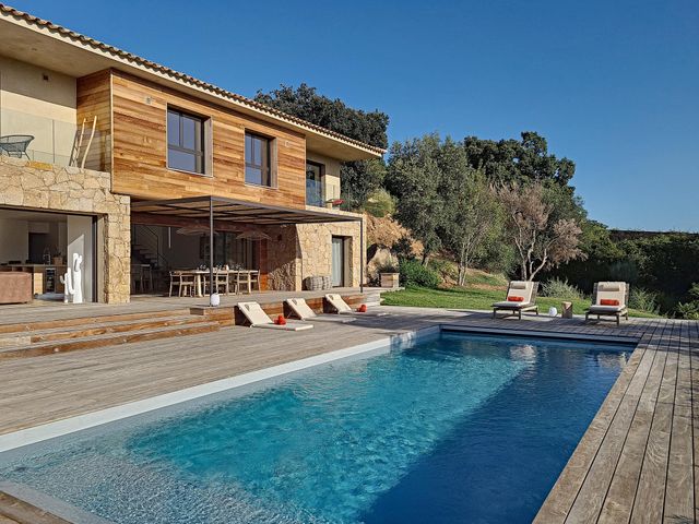 Maison à louer - 5 pièces - 200 m2 - Porto Vecchio - 201 - CORSE