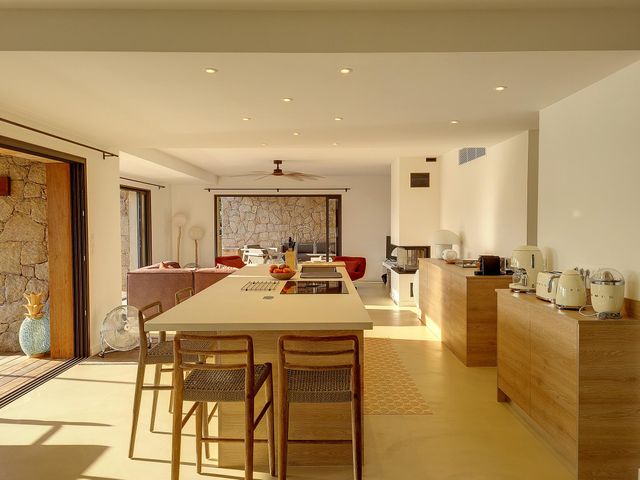 Maison à louer - 5 pièces - 200 m2 - Porto Vecchio - 201 - CORSE