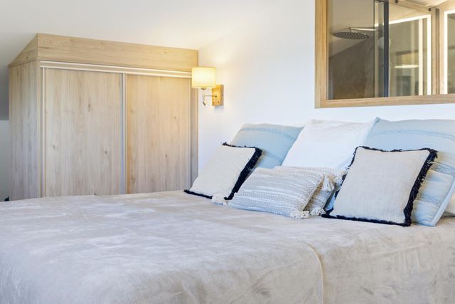 Maison à louer - 5 pièces - 180 m2 - Lecci - 201 - CORSE