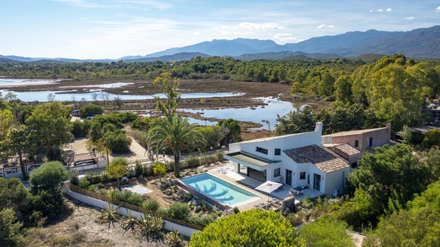 Maison à louer - 5 pièces - 180 m2 - Lecci - 201 - CORSE