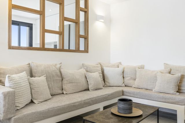 Maison à louer - 5 pièces - 180 m2 - Lecci - 201 - CORSE