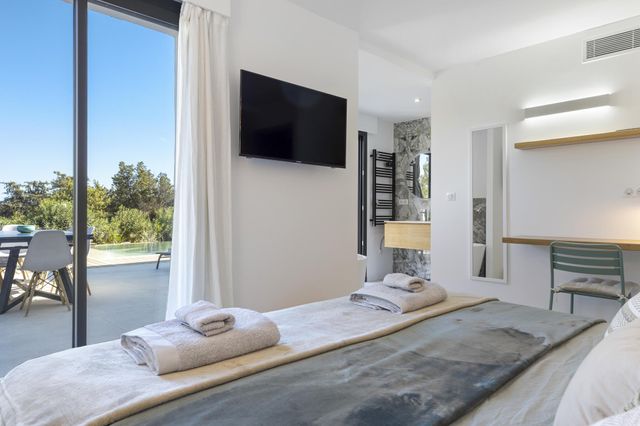 Maison à louer - 5 pièces - 180 m2 - Lecci - 201 - CORSE