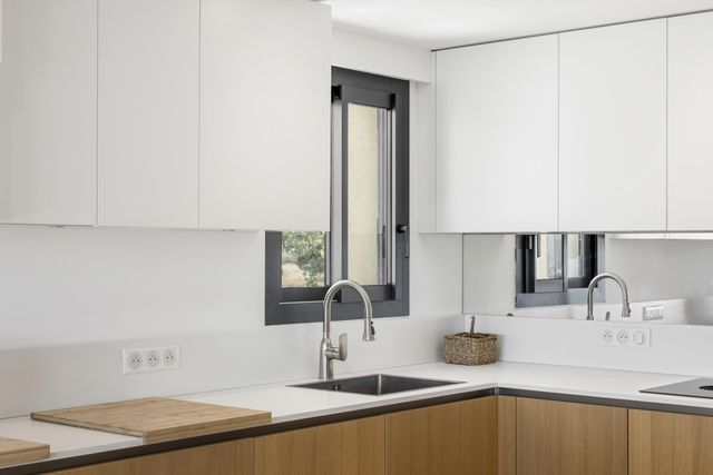 Maison à louer - 5 pièces - 180 m2 - Lecci - 201 - CORSE