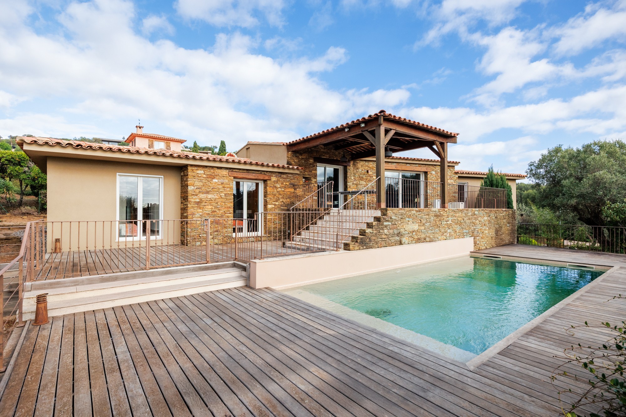 maison  - ZONZA- 201