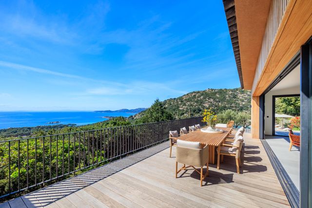Maison à louer - 7 pièces - 300 m2 - Porto Vecchio - 201 - CORSE