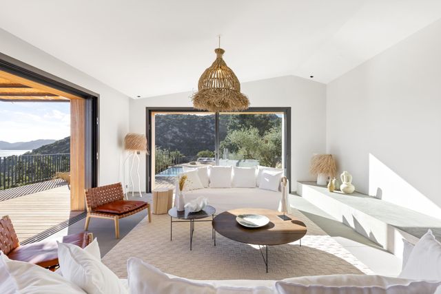 Maison à louer - 7 pièces - 300 m2 - Porto Vecchio - 201 - CORSE