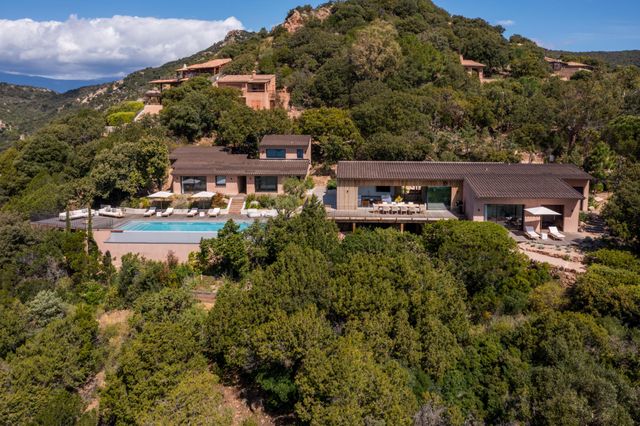 Maison à louer - 7 pièces - 300 m2 - Porto Vecchio - 201 - CORSE