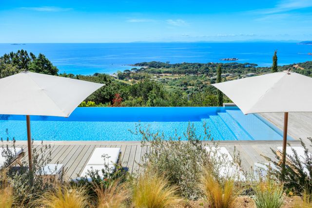 Maison à louer - 7 pièces - 300 m2 - Porto Vecchio - 201 - CORSE