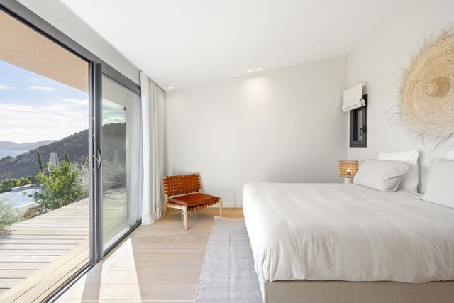 Maison à louer - 7 pièces - 300 m2 - Porto Vecchio - 201 - CORSE