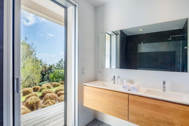 Maison à louer - 8 pièces - 400 m2 - Porto Vecchio - 201 - CORSE