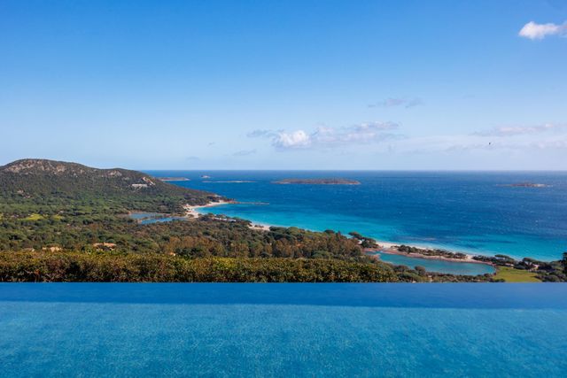 Maison à louer - 8 pièces - 400 m2 - Porto Vecchio - 201 - CORSE