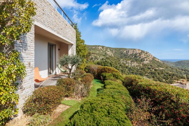 Maison à louer - 8 pièces - 400 m2 - Porto Vecchio - 201 - CORSE