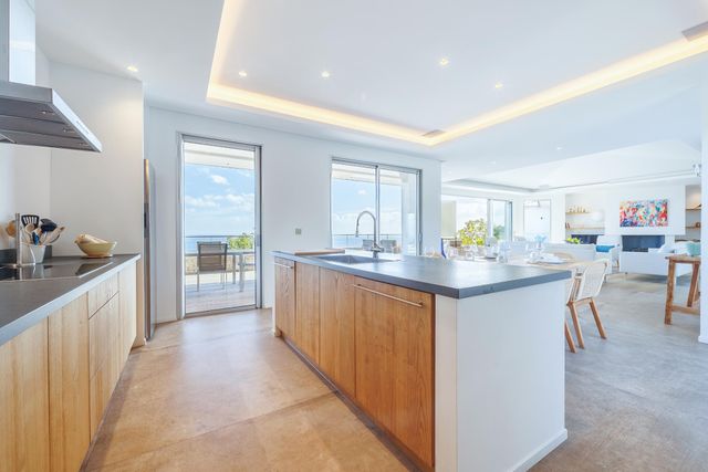 Maison à louer - 8 pièces - 400 m2 - Porto Vecchio - 201 - CORSE