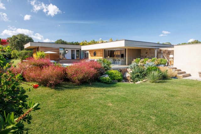 Maison à louer - 5 pièces - 200 m2 - Zonza - 201 - CORSE