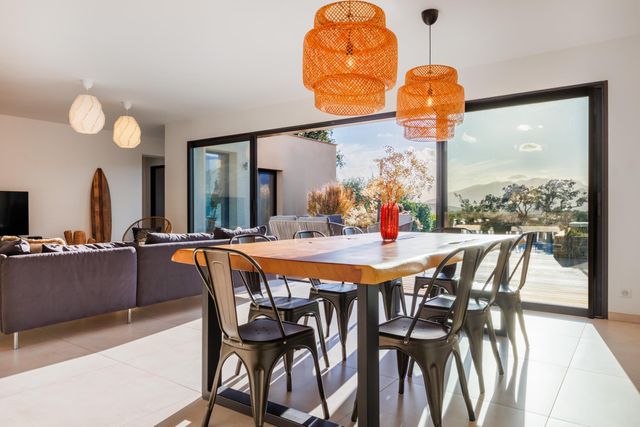 Maison à louer - 4 pièces - 134 m2 - Lecci - 201 - CORSE