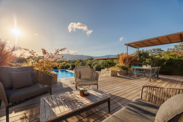 Maison à louer - 4 pièces - 134 m2 - Lecci - 201 - CORSE