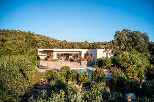 Maison à louer - 4 pièces - 134 m2 - Lecci - 201 - CORSE