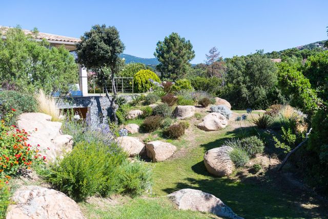 Maison à louer - 8 pièces - 500 m2 - Porto Vecchio - 201 - CORSE