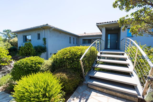 Maison à louer - 8 pièces - 500 m2 - Porto Vecchio - 201 - CORSE