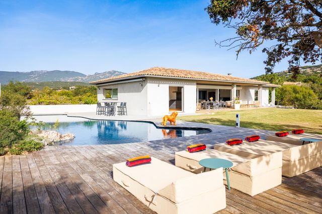 Maison à louer - 8 pièces - 500 m2 - Porto Vecchio - 201 - CORSE