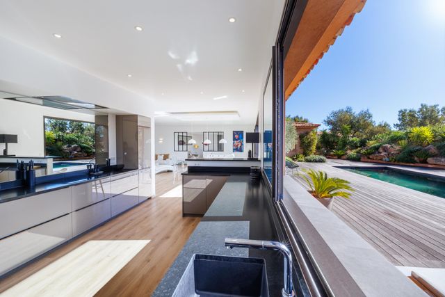 Maison à louer - 6 pièces - 254 m2 - Porto Vecchio - 201 - CORSE