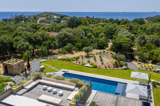 Maison à louer - 7 pièces - 300 m2 - Zonza - 201 - CORSE