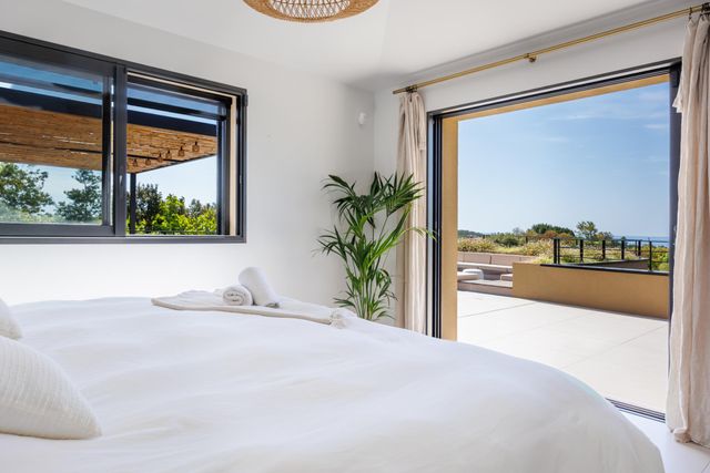 Maison à louer - 7 pièces - 300 m2 - Zonza - 201 - CORSE