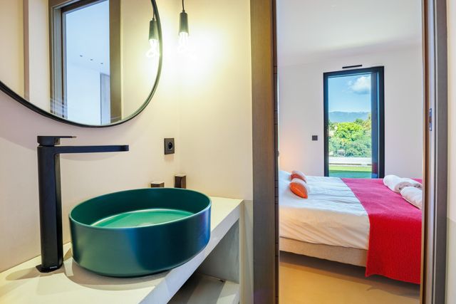 Maison à louer - 7 pièces - 265 m2 - Lecci - 201 - CORSE