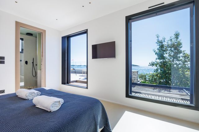 Maison à louer - 7 pièces - 265 m2 - Lecci - 201 - CORSE