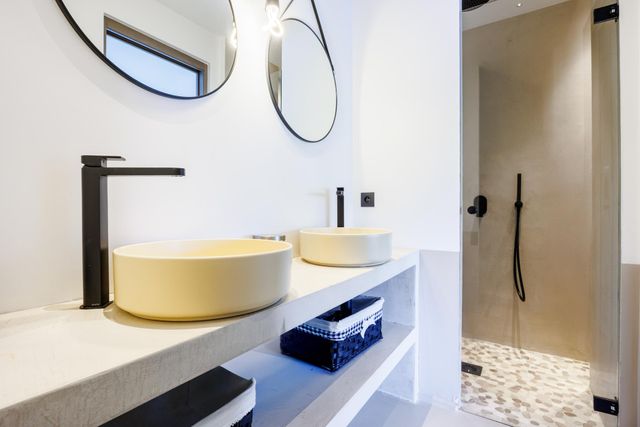 Maison à louer - 7 pièces - 265 m2 - Lecci - 201 - CORSE