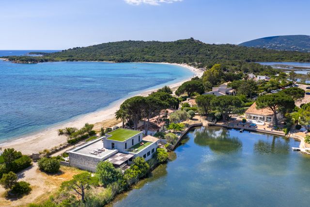 Maison à louer - 7 pièces - 265 m2 - Lecci - 201 - CORSE