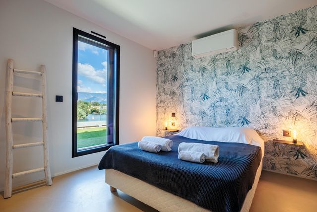 Maison à louer - 7 pièces - 265 m2 - Lecci - 201 - CORSE