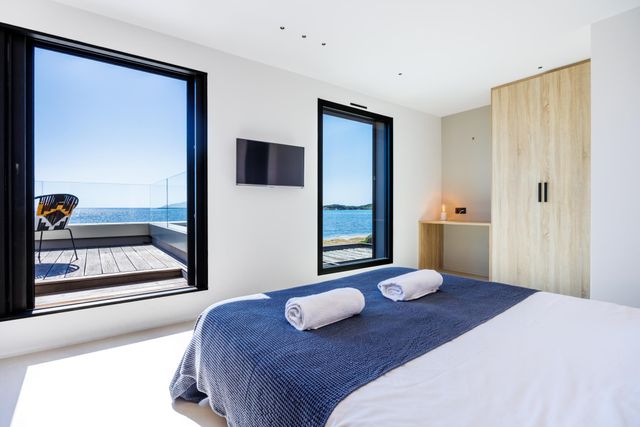 Maison à louer - 7 pièces - 265 m2 - Lecci - 201 - CORSE